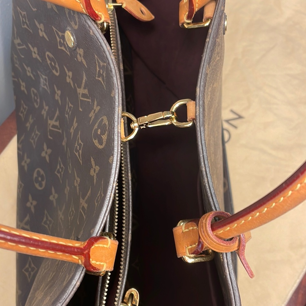 Louis Vuitton Montaigne MM - Picture 4 of 13